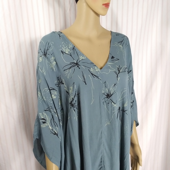 O'Neill Other - 🔆O'NEILL Flowy Floral Swim Cover Up